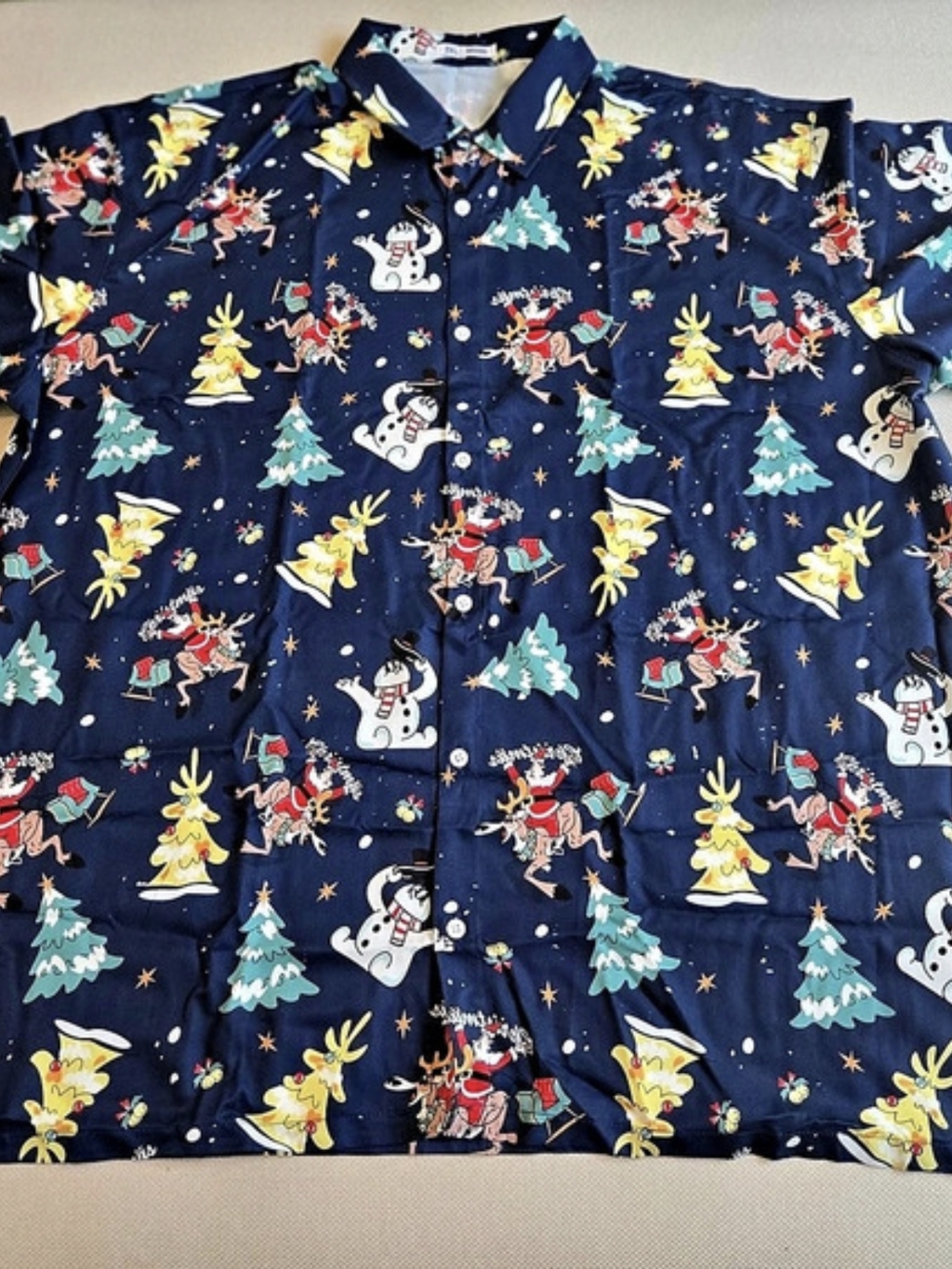 Men's 2XL Christmas Shirt Short Sleeve Button Down Santa Reindeer Snowman NEW